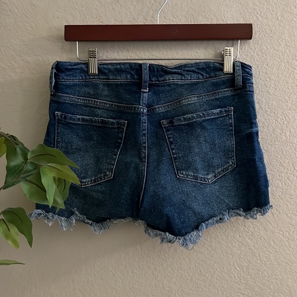 Blue Jean shorts - Picture 2 of 4